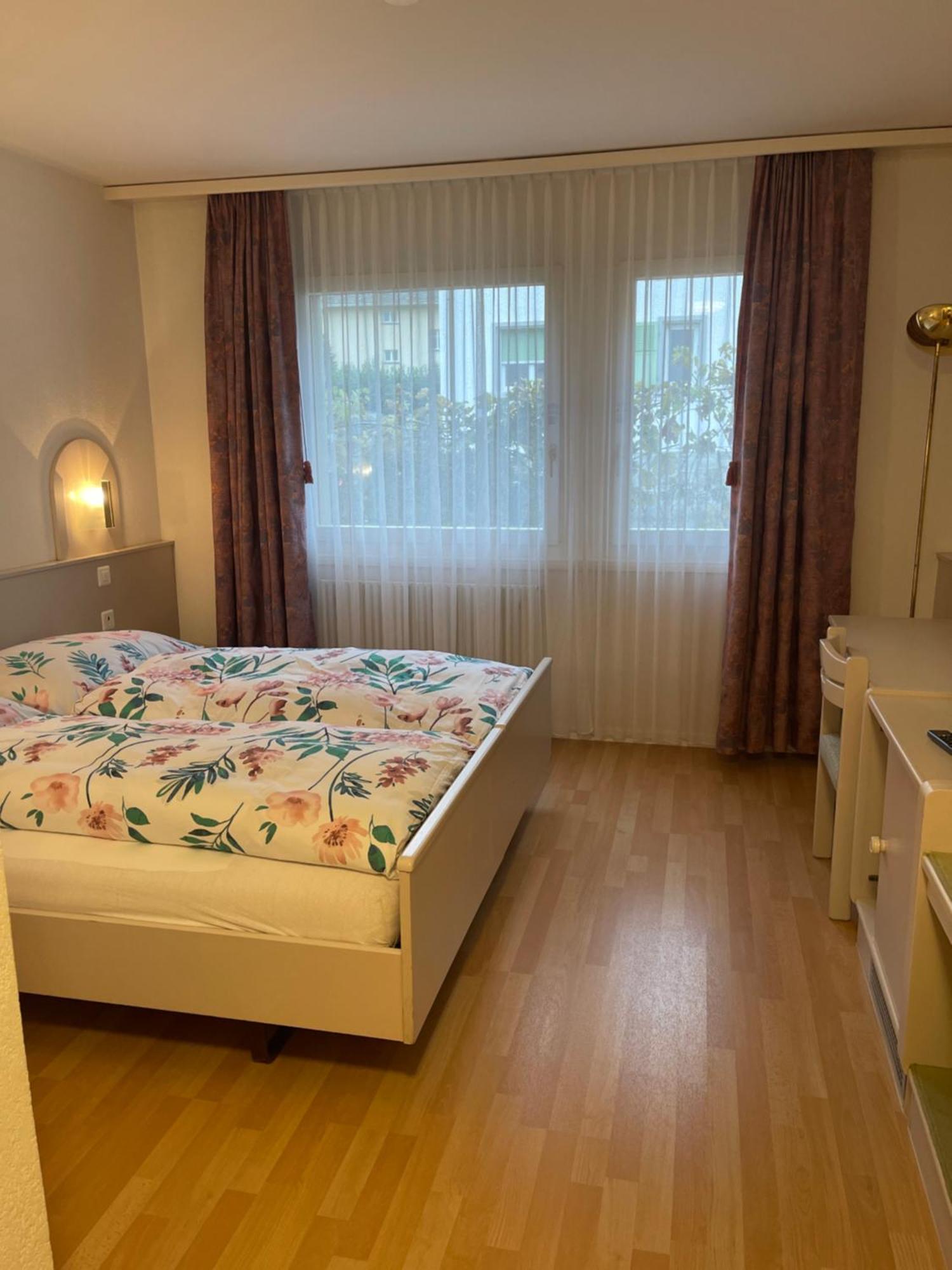 Hotel Les Berges Chippis Kültér fotó